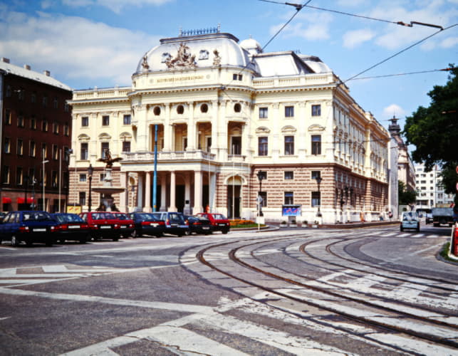 Slovenské národné divadlo - historická budova.