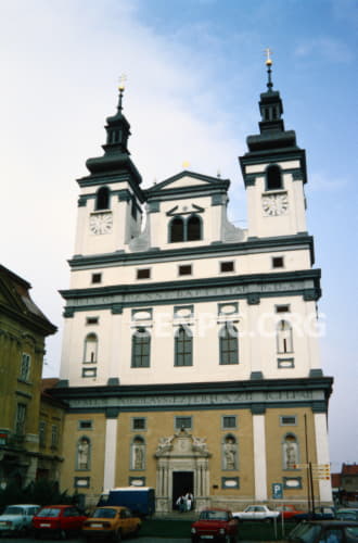 Rímskokatolícky kostol Najsvätejšej Trojice (Jezuitský kostol).