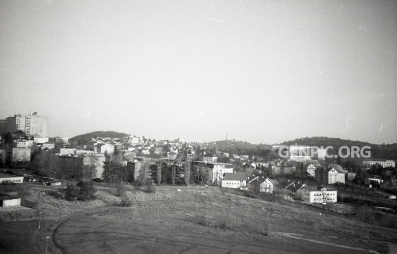Pohľad na mesto z Nemocnice s poliklinikou Ladislava Dérera Bratislava (Kramáre).