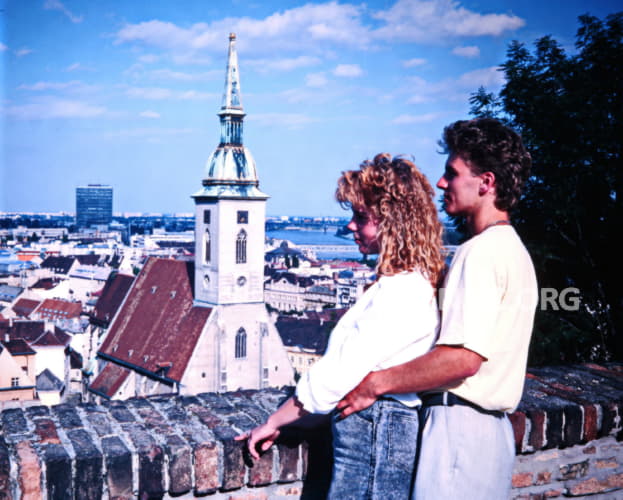 Pohľad na mesto z Bratislavského hradu - Dom svätého Martina.