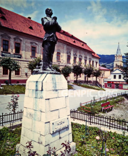Socha baníka v historickom centre mesta.