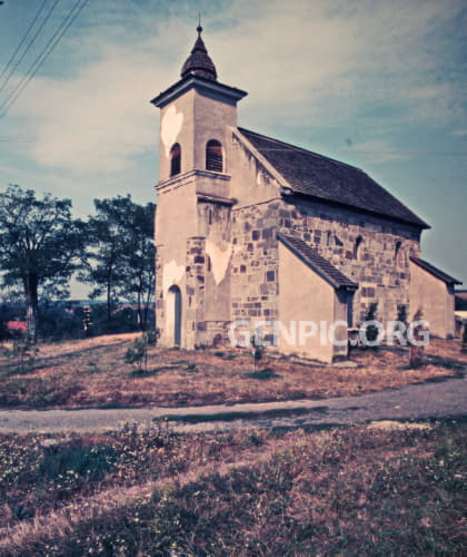 Románsky kostol Kresťanskej reformovanej cirkvi.