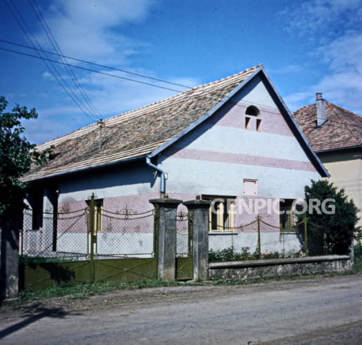 Rodný dom básnika Jána Bottu.