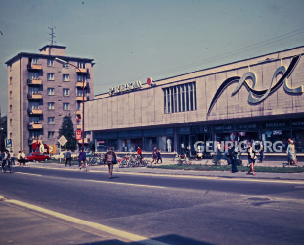 Shopping mall Perla.