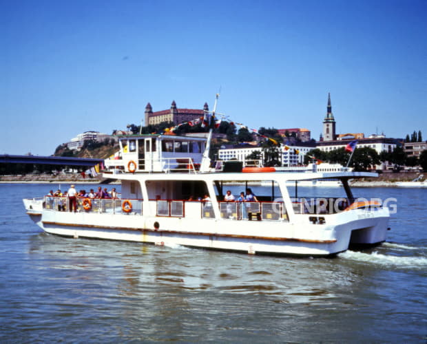 Výletná loď Kamzík (Propeler).
