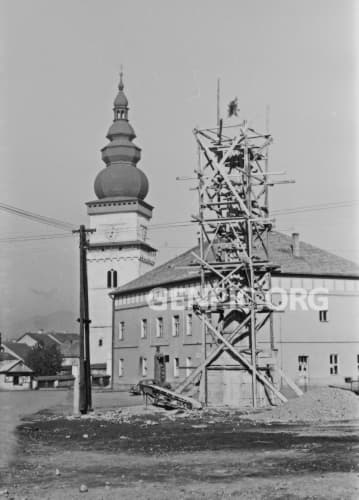 Monument to the fallen in World War II (Slovak National Uprising Memorial) - construction.
