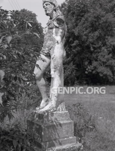 Damaged sculpture of Herkules.